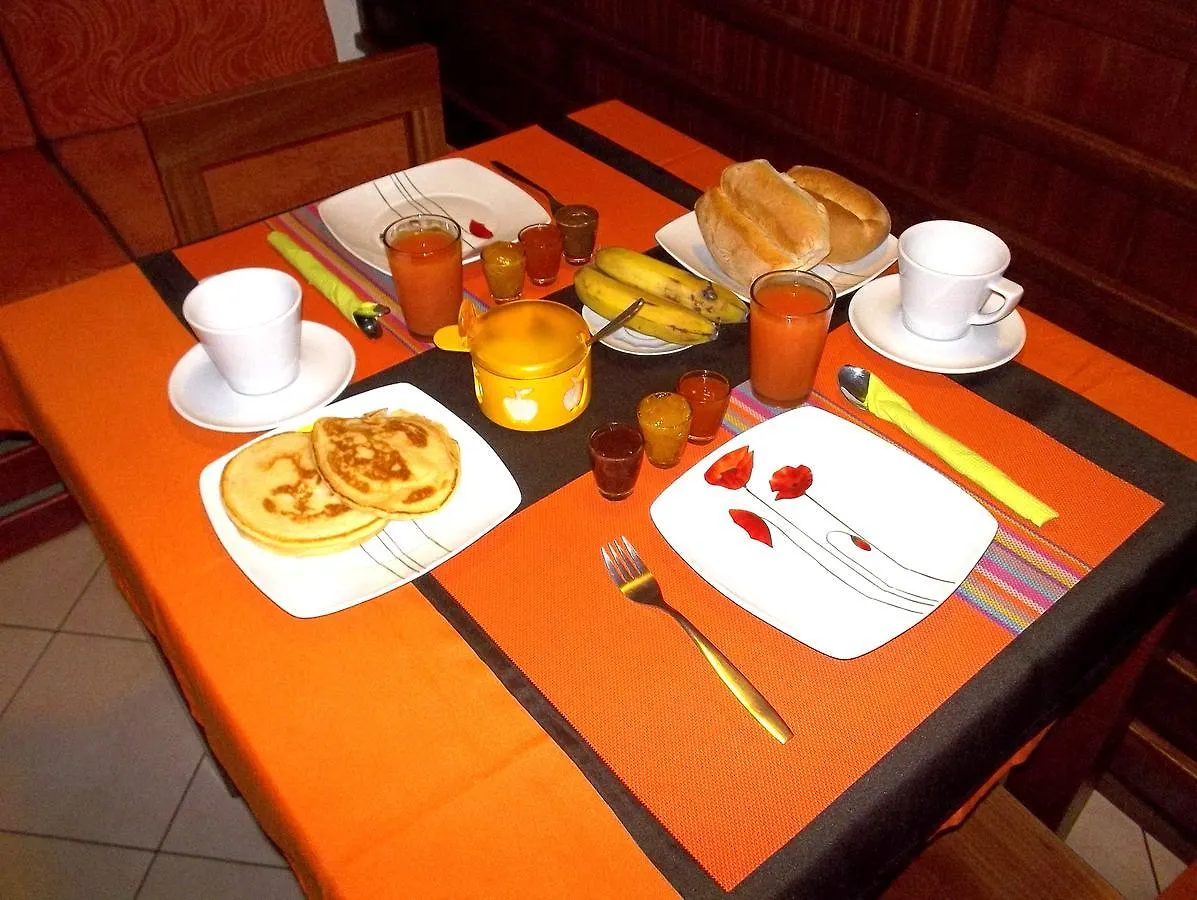 Basic Hotel Mindelo 0*,
