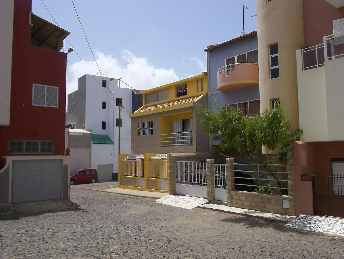 Basic Hotel Mindelo Bed & Breakfast