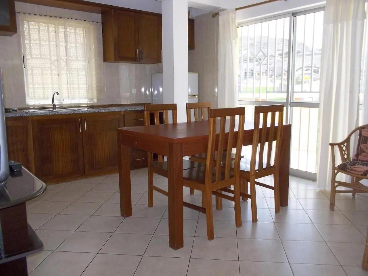 Bed & Breakfast Basic Hotel Mindelo